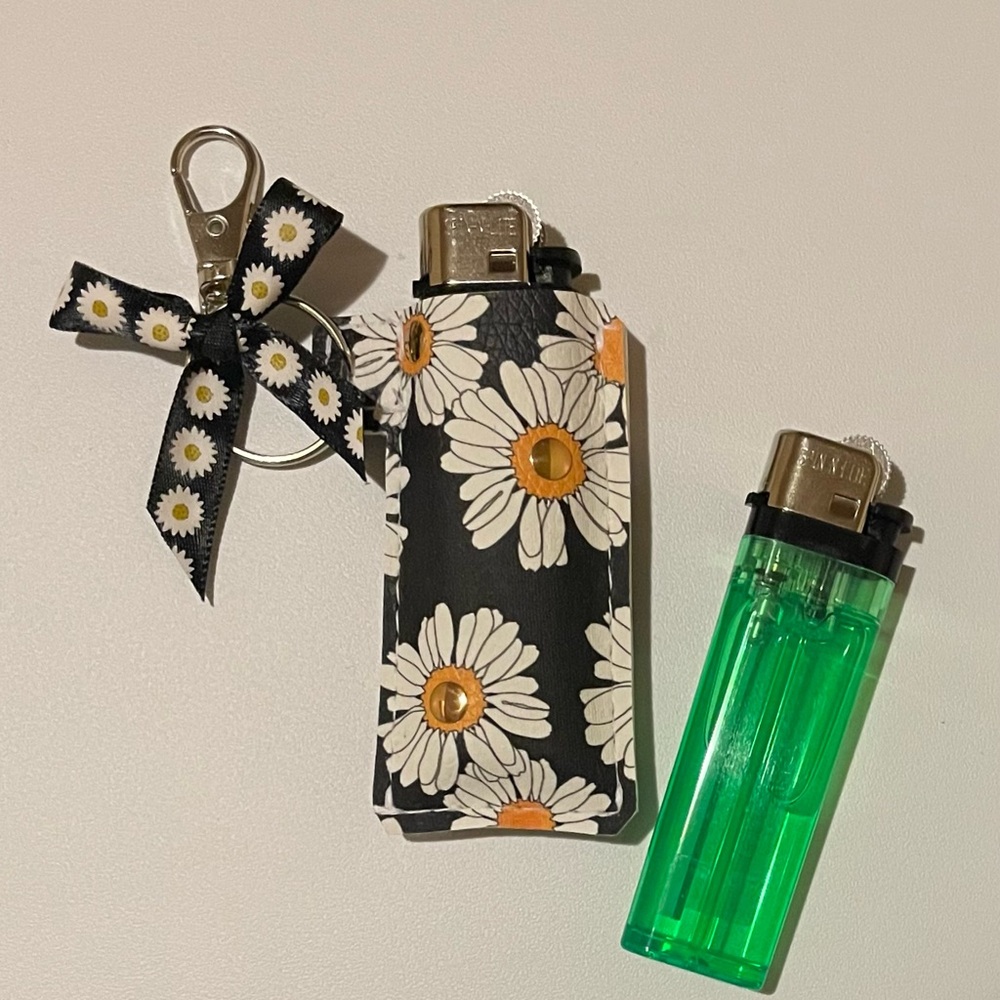 Sunflower 🌻 Lighter Case Holder Keychain
